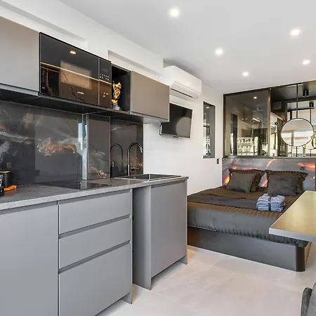 Le Volcanic - Coursives - Port Nature 2 אגדה